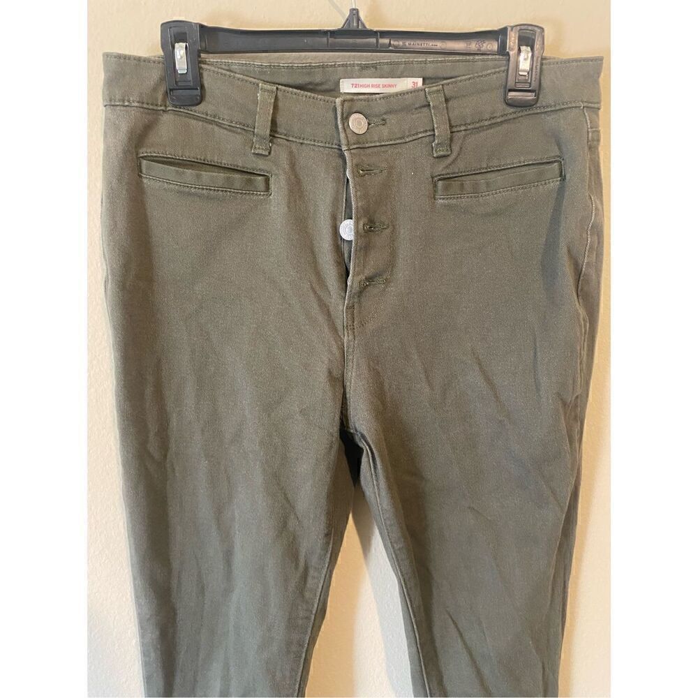 Levi’s button closure pants - Picture 2 of 6